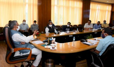 दून विवि में फिल्म शिक्षा पर कोर्स प्रारम्भ होगा, सीएम ने दिए निर्देश