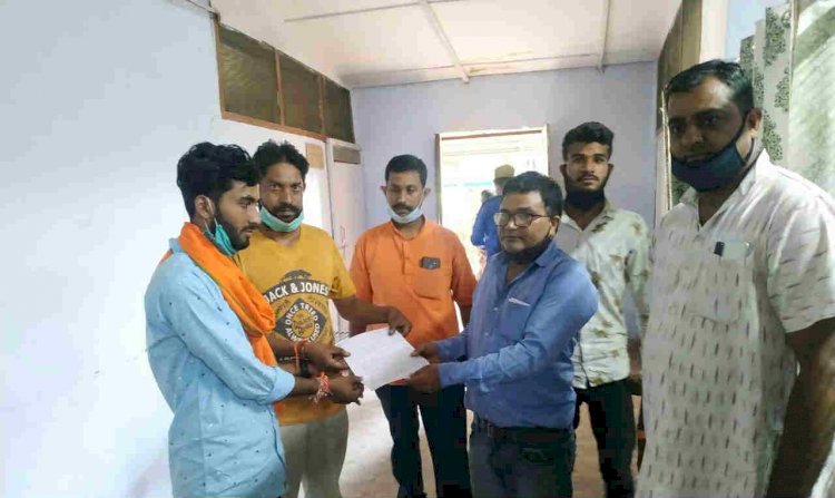 देहरादून:  फीस न दे पाने परअभिभावक के साथ मार पिटाई और धक्का-मुक्की का स्कूल पर आरोप