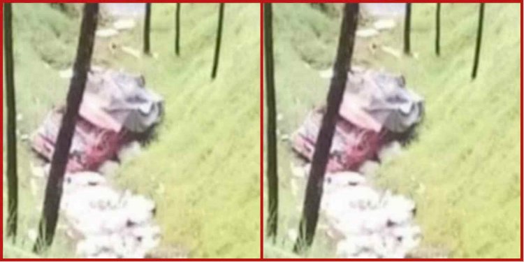 बागेश्वर: खाई में गिरा ट्रक, एक की मौत एक घायल