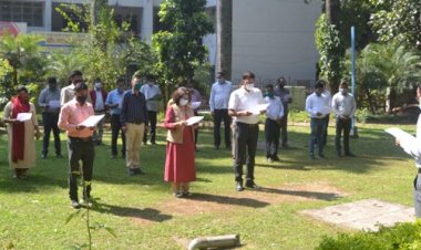 कर्मियों को डीएम ने दिलाई कोरोना से बचाव की शपथ  