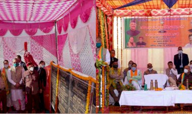 बागेश्वर में सीएम ने दी दर्जनों योजनाओं की सौगात