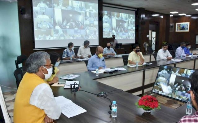 सौर ऊर्जा व पिरूल ऊर्जा नीति से रोजगार के अवसर बढ़ाने पर विशेष ध्यान दें डीएम: सीएम