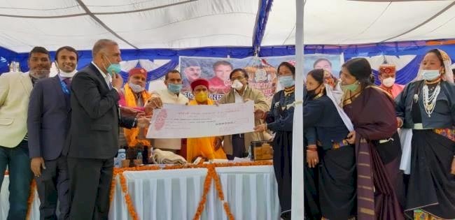 माणा में सहकारी बैंक चमोली की शाखा का उद्घाटन