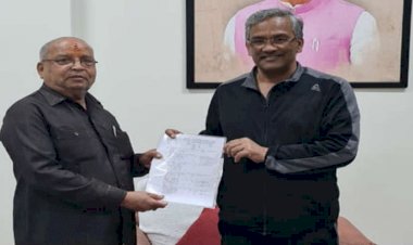 सीएम को ज्ञापन सौंप कर बीजेपी प्रदेश अध्यक्ष बंशीधर भगत ने की ये बड़ी मांग