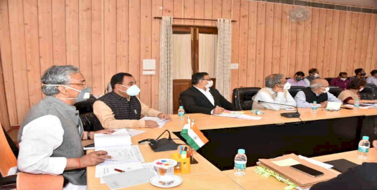 सीएम त्रिवेन्द्र ने की मंत्री हरक सिंह रावत के विभागों की समीक्षा