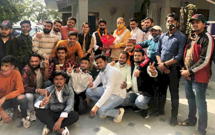 भाजयुमो महानगर के नवनियुक्त अध्यक्ष अंशुल चावला को सीएम ने दी बधाई