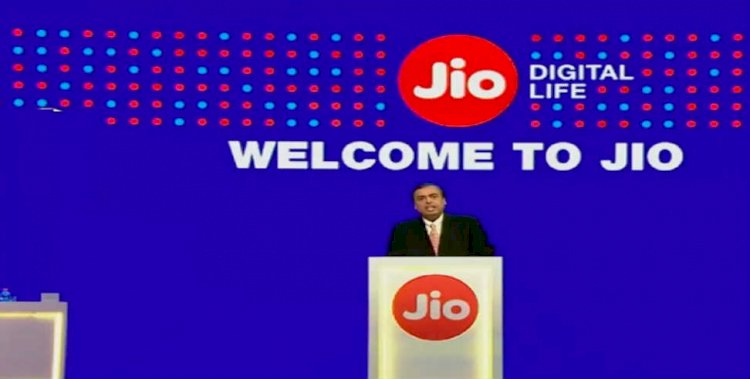 जियो का नए साल पर बड़ा तोहफा, सभी नंबर पर कॉलिंग हुई फ्री