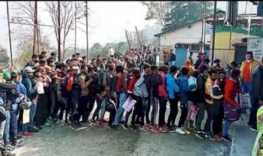 सेना भर्ती के लिए कोरोना सैम्पलिंग को उमड़ा युवाओं का हुजूम, बुलानी पड़ी पुलिस