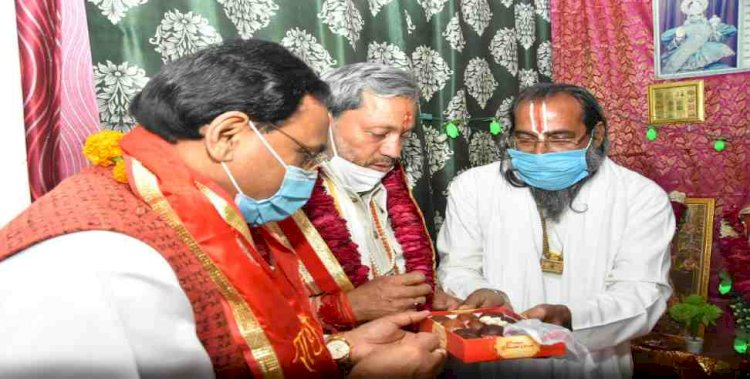 हरिद्वार कुंभ : मुख्यमंत्री के रवैये से साधु-संत उत्साहित