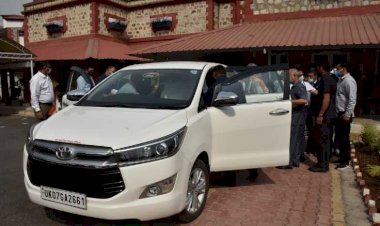 बुलेटप्रूफ फॉर्च्यूनर से तौबा, अब इनोवा से चलेंगे सीएम  तीरथ: जानें क्या है वजह