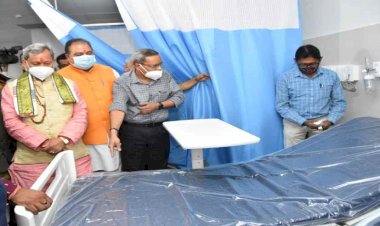 देहरादून: सीएम ने किया 100 बेड के अस्पताल ब्लॉक का उद्घाटन