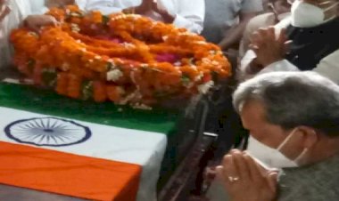 सीएम तीरथ ने हल्द्वानी पहुंचकर दी स्व. इंदिरा हृदयेश को श्रद्धांजलि