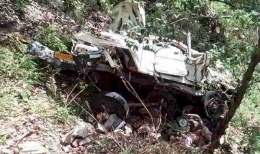 उत्तराखंड: मैक्स गहरी खाई में गिरी, हादसे में ड्राइवर समेत तीन की मौत