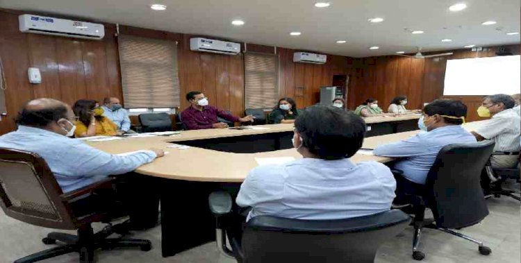 कोविड केसों में कमी आने के बावजूद टेस्टिंग को किसी भी हाल में कम न हो: मुख्य सचिव