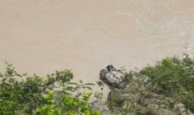 गढ़वाल: नदी की ओर खाई में गिरी कार, दो लापता, चार को बचाया गया