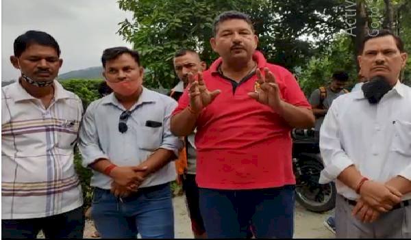 नाबालिग दुष्कर्म  मामले में विधायक महेश नेगी के नेतृत्व में भाजपा का प्रदर्शन,