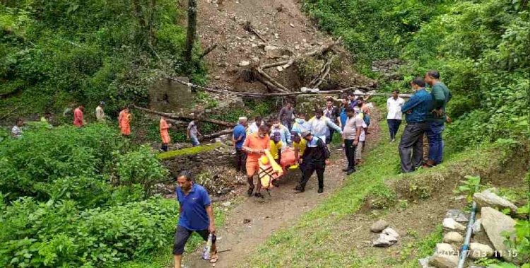 थराली: लोल्टी गधेरे में बहे बाइक सवार का शव बरामद, बागेश्वर का रहने वाला था बैंककर्मी युवक