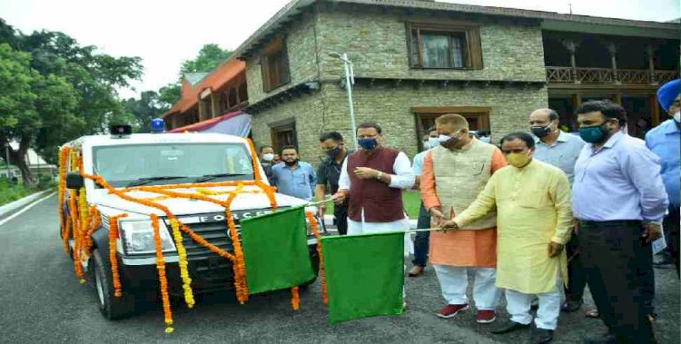 हंस फाउंडेशन ने राज्य को दीं 30 एम्बुलेंस, सीएम ने किया फ्लैग ऑफ