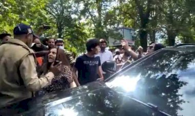 नैनीताल में पर्यटकों की गुंडागर्दी, पुलिसकर्मी को दी वर्दी उतरवाने की धमकी