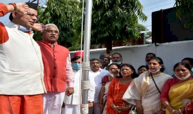 सरकारी स्कूलों के 10वीं और 12वीं के छात्र-छात्राओं को मिलेगा फ्री टेबलेट: सीएम पुष्कर धामी ने की घोषणा