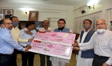 टी.एच.डी.सी. के सीएमडी ने की सीएम से भेंट, आपदा राहत कोष हेतु सौंपा एक करोड़ का चेक