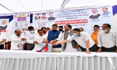 सीएम पुष्कर सिंह धामी ने कोविड वैक्सीनेशन कैम्प का शुभारंभ किया
