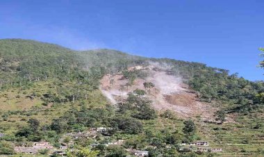चमोली के इस गांव में हो रही है पहाड़ी से बोल्डरों की बरसात, दहशत में ग्रमीण
