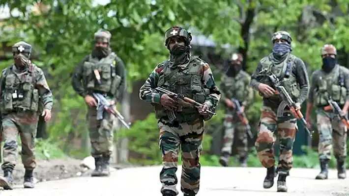दुखद: जम्मू-कश्मीर में आतंकियों से मुठभेड़ में सेना के 5 जवान शहीद