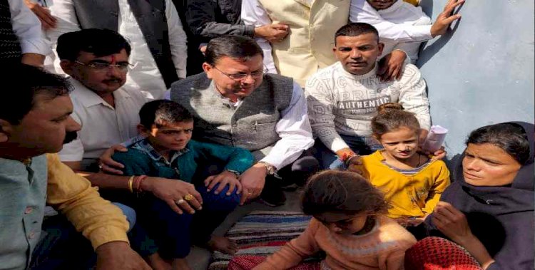 सीएम धामी का चंपावत दौरा,  आपदा पीड़ितों से मिलकर दी मदद और सांत्वना