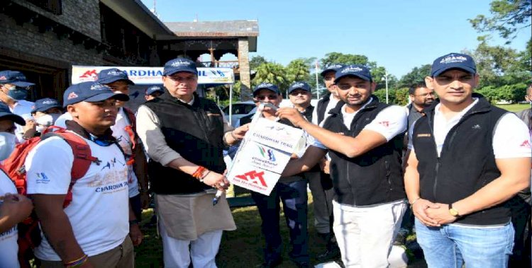 चारधाम के पुराने  मार्गों को खोजने के लिए निकला  युवाओं का दल, सीएम ने किया हरी झंडी दिखाकर रवाना