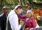 मुख्यमंत्री  बनने के बाद पहली बार अपने पैतृक गांव पहुंचे सीएम धामी, एक झलक पाने को उमड़ा लोगों का हुजूम
