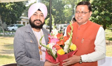 मुख्यमंत्री से मिले गायक दलेर मेहंदी,हेमकुंड साहिब रोपवे निर्माण की योजना के लिये प्रधानमंत्री एवं मुख्यमंत्री का जताया आभार