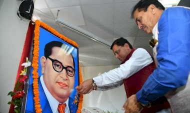संविधान दिवस पर स्पीकर प्रेमचंद अग्रवाल और सीएम धामी ने डॉ अंबेडकर को श्रद्धासुमन अर्पित किए