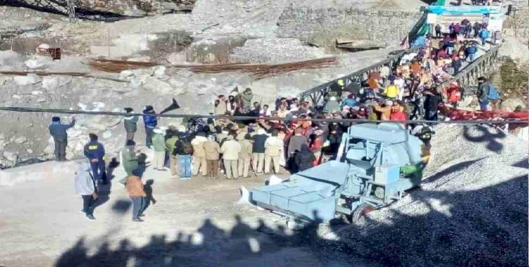 देवस्थानम विवाद: केदारनाथ पहुंचे पूर्व सीएम त्रिवेंद्र सिंह रावत का तीर्थ पुरोहितों ने किया विरोध