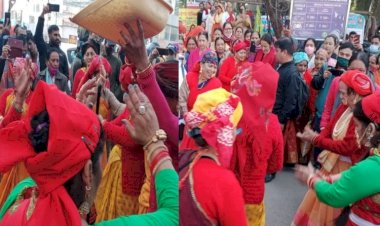 सशक्त भू कानून की मांग को लेकर महिलाओं का प्रदर्शन