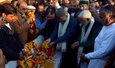 पूर्व सीएम हरीश रावत के ट्वीट के बाद हिली कांग्रेस, डैमेज कंट्रोल में जुटी पार्टी