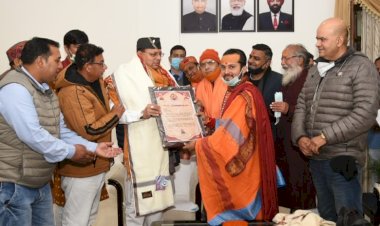 जोशीमठ का नाम ज्योर्तिमठ किये जाने पर सीएम को मिला शंकराचार्य स्वामी स्वरूपानन्द सरस्वती का आशीर्वाद