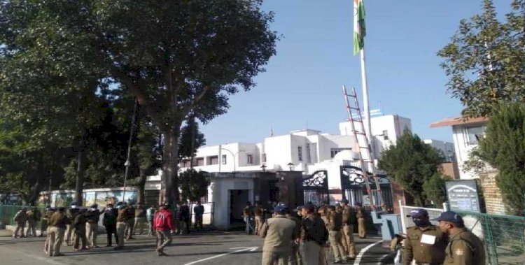 शीतकालीन सत्र के दूसरे दिन, रोजगार के मुद्दे पर विपक्ष ने सदन से किया वाकआउट