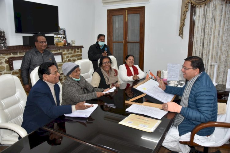 राज्य आंदोलनकारियों से सीएम धामी ने की मुलाकात