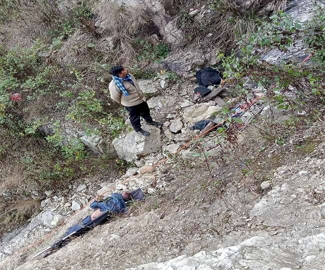 उत्तराखंड में भीषण दुर्घटना, बारात का वाहन खाई में गिरा, 11 बारातियों की मौत