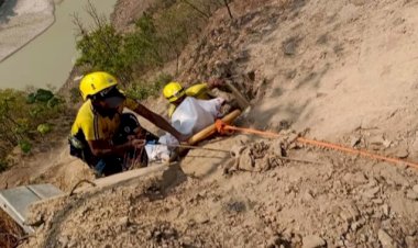 भीषण हादसा: शादी की खरीदारी कर लौटते परिवार की कार गहरी खाई में गिरी, पांच की मौत