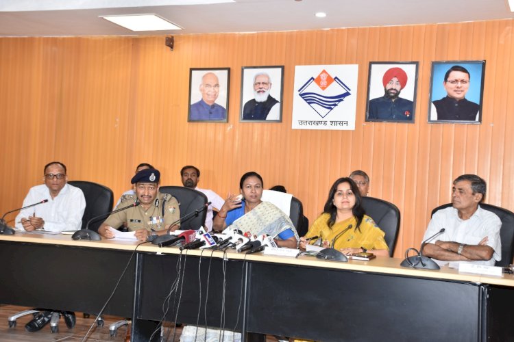 चारधाम यात्रा को लेकर अधिकारियों की हाईप्रोफाइल प्रेस कॉन्फ्रेंस, दी व्यवस्थाओं की जानकारी