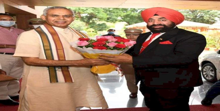गुजरात दौरे पर उत्तराखंड के राज्यपाल