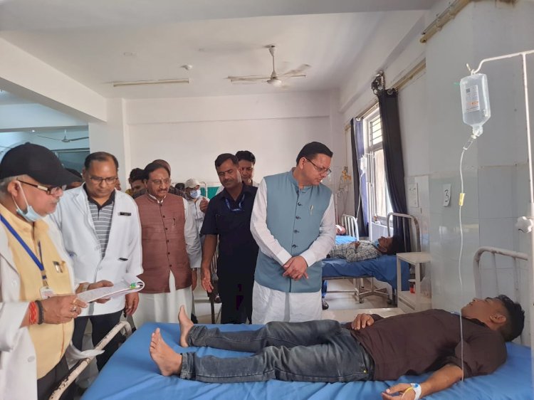 बस दुर्घटना में घायल हुए लोगों का सीएम ने जाना हालचाल