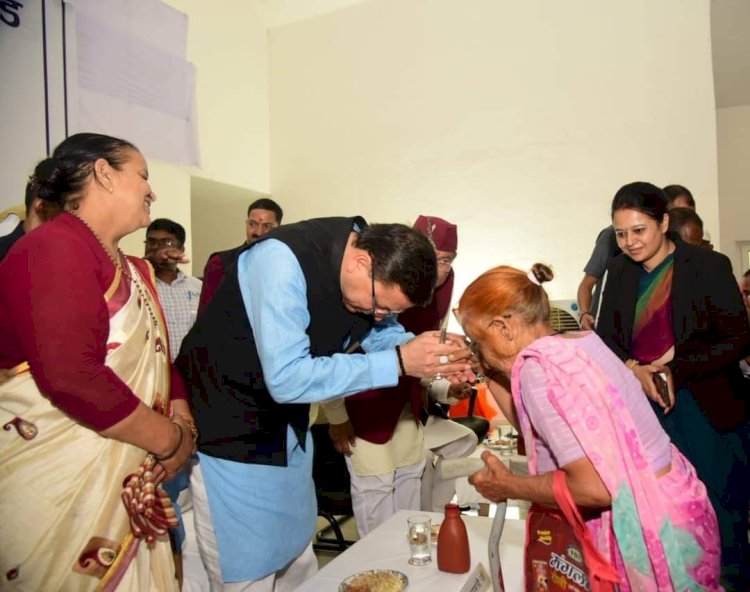 मुख्यमंत्री ने किया जनप्रतिनिधियों से संवाद