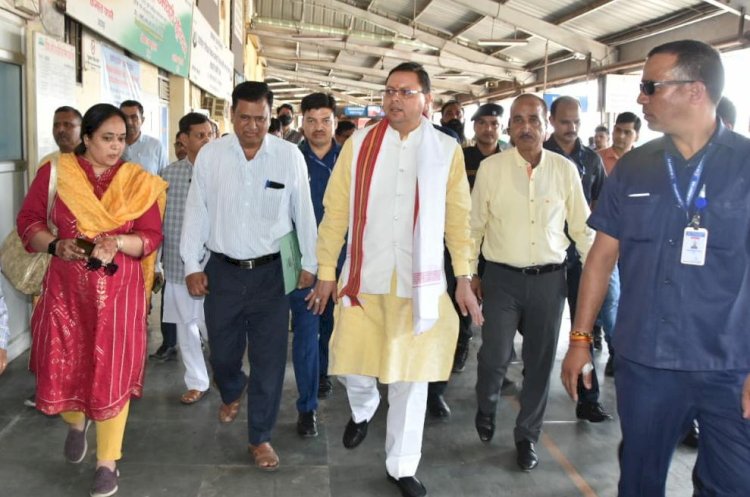 अचानक ISBT पहुंचे सीएम धामी, लिया व्यवस्थाओं का जायजा