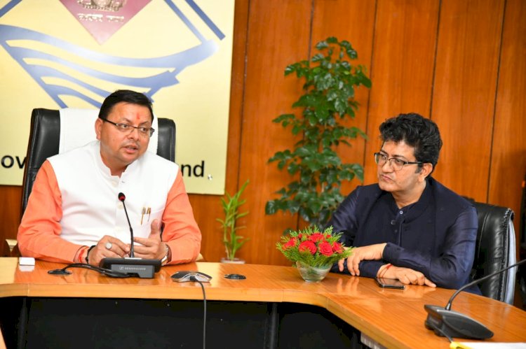 फिल्म सेंसर बोर्ड के अध्यक्ष प्रसून जोशी से मिले सीएम धामी
