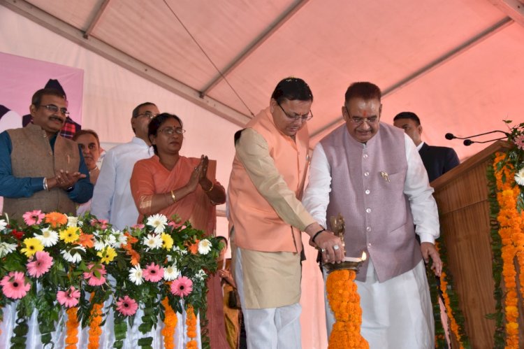 'लखपति दीदियों' को सीएम ने सम्मानित किया