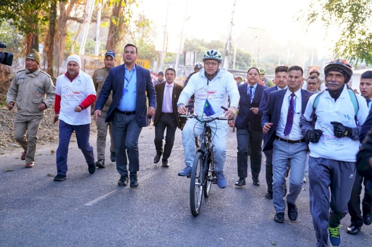 मसूरी विंटर कार्निवाल की साइकिल रैली का सीएम ने किया शुभारंभ