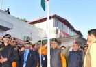 सीएम धामी ने मुख्यमंत्री आवास में फहराया राष्ट्रीय ध्वज